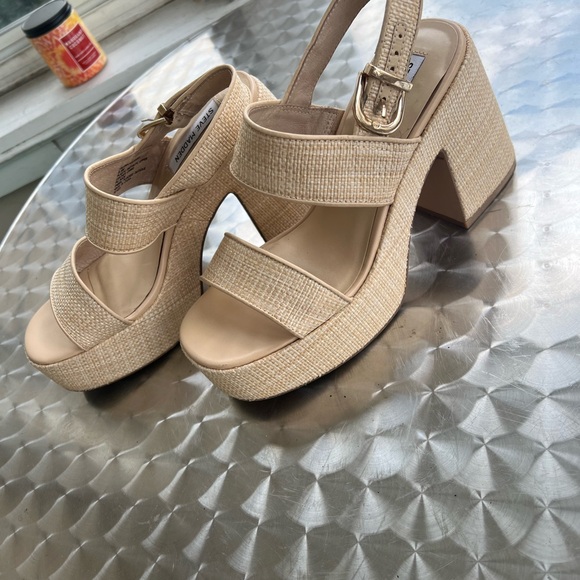 Steve Madden Stylish Tan Valory Platform Sandals — 9.5 Natural Raffia - Picture 3 of 11